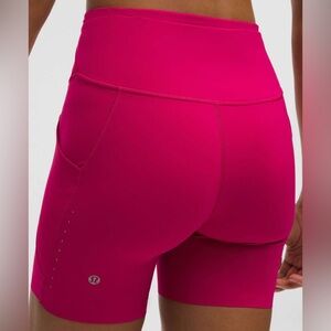 NWT✨Lululemon Fast and Free High-Rise Short 6" *5 Pocket
Passionate Size 4